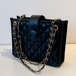 Fashion Embroidery Thread Shoulder Message Bag